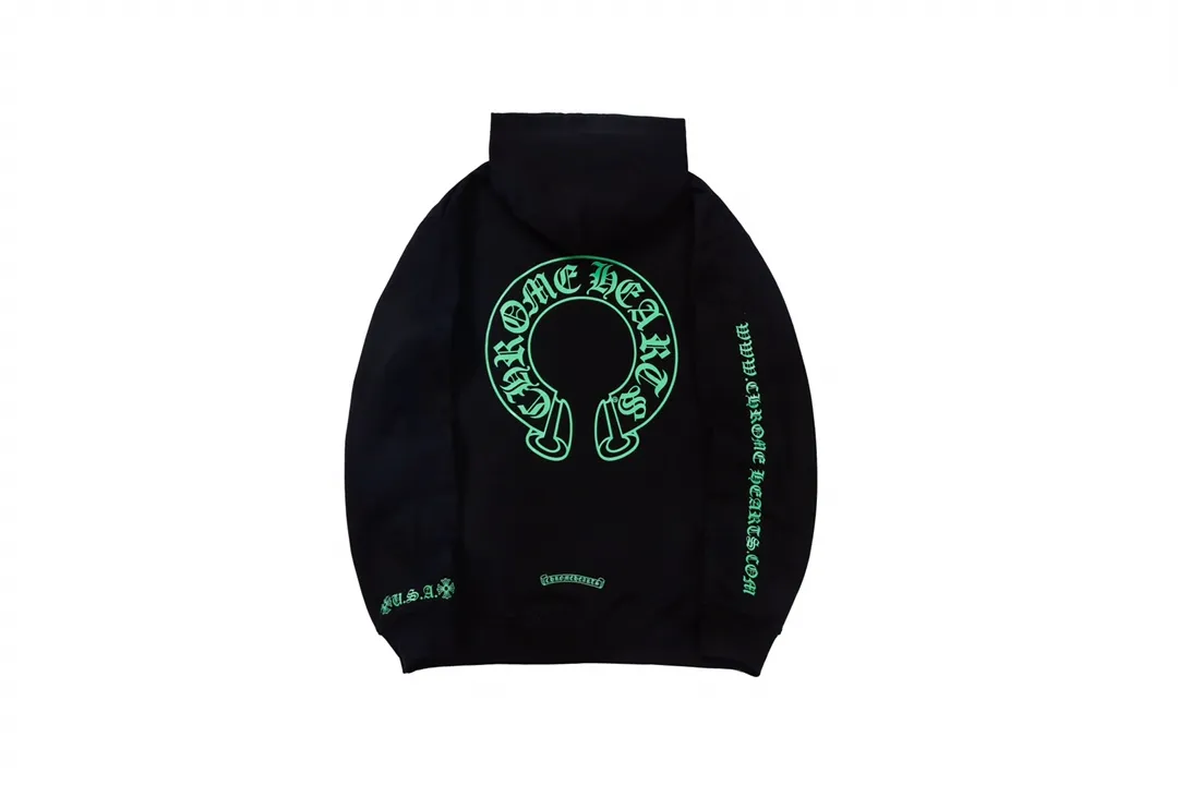 M27—P210 -Chrome Hearts/Chrome Hearts printed sweatshirt cardigan jacket -420 grams of high-density, high-quality wool, soft, delicate and skin-friendly, soft and silky to the touch, warm and skin-friendly -The hardware zipper accessories are all customized and full of details -Colour: black white -Size: S M L XL